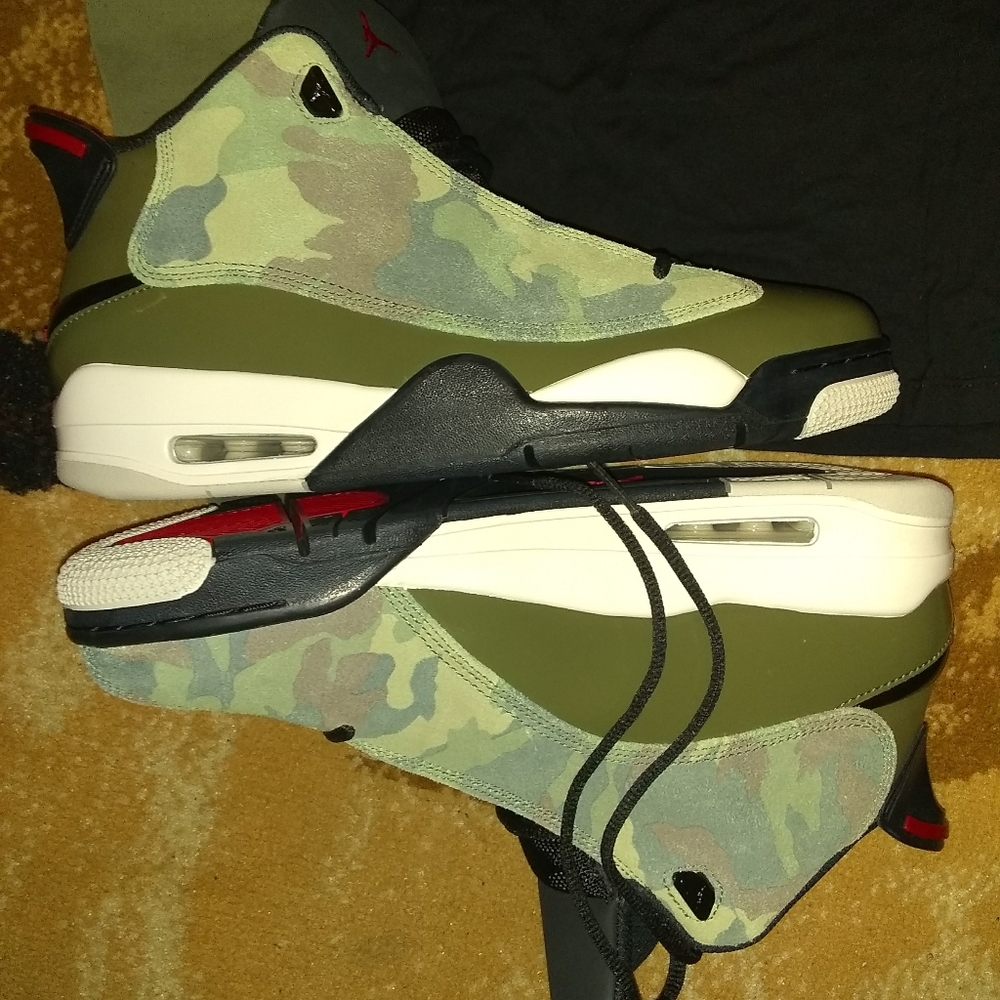 Shoes - Picture 2 of 8